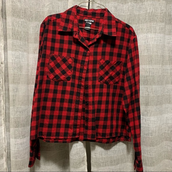 Hot Topic short cut flannel button down. - Picture 3 of 9